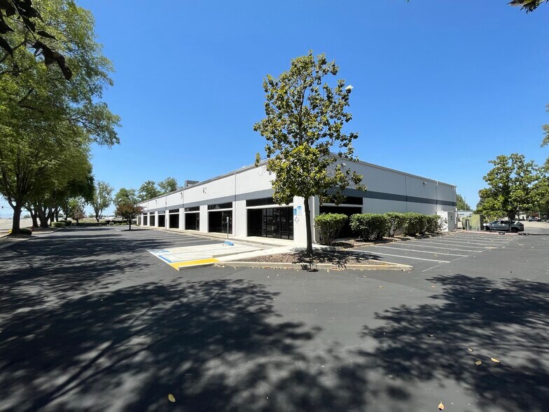 199 Frank West Cir, Stockton, CA à louer - Photo de l’immeuble – Image 2 sur 3