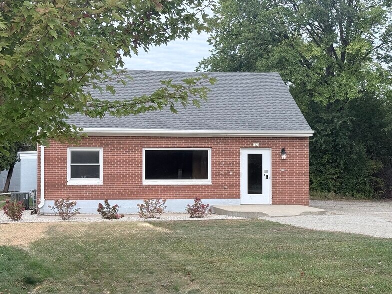 1222 W South Park Ave, Oshkosh, WI à louer - Photo de l’immeuble – Image 1 sur 10