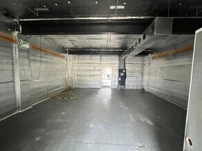 21950-21956 Schoenherr Rd, Warren, MI à louer Photo intérieure– Image 2 sur 9