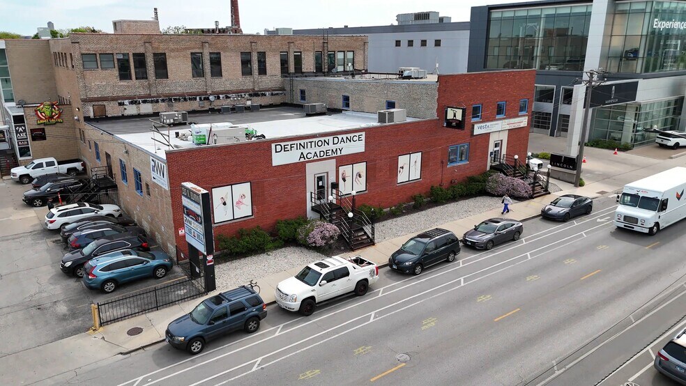 2525 N Elston Ave, Chicago, IL à louer - Vidéo sur l’annonce professionnelle – Image 2 sur 7