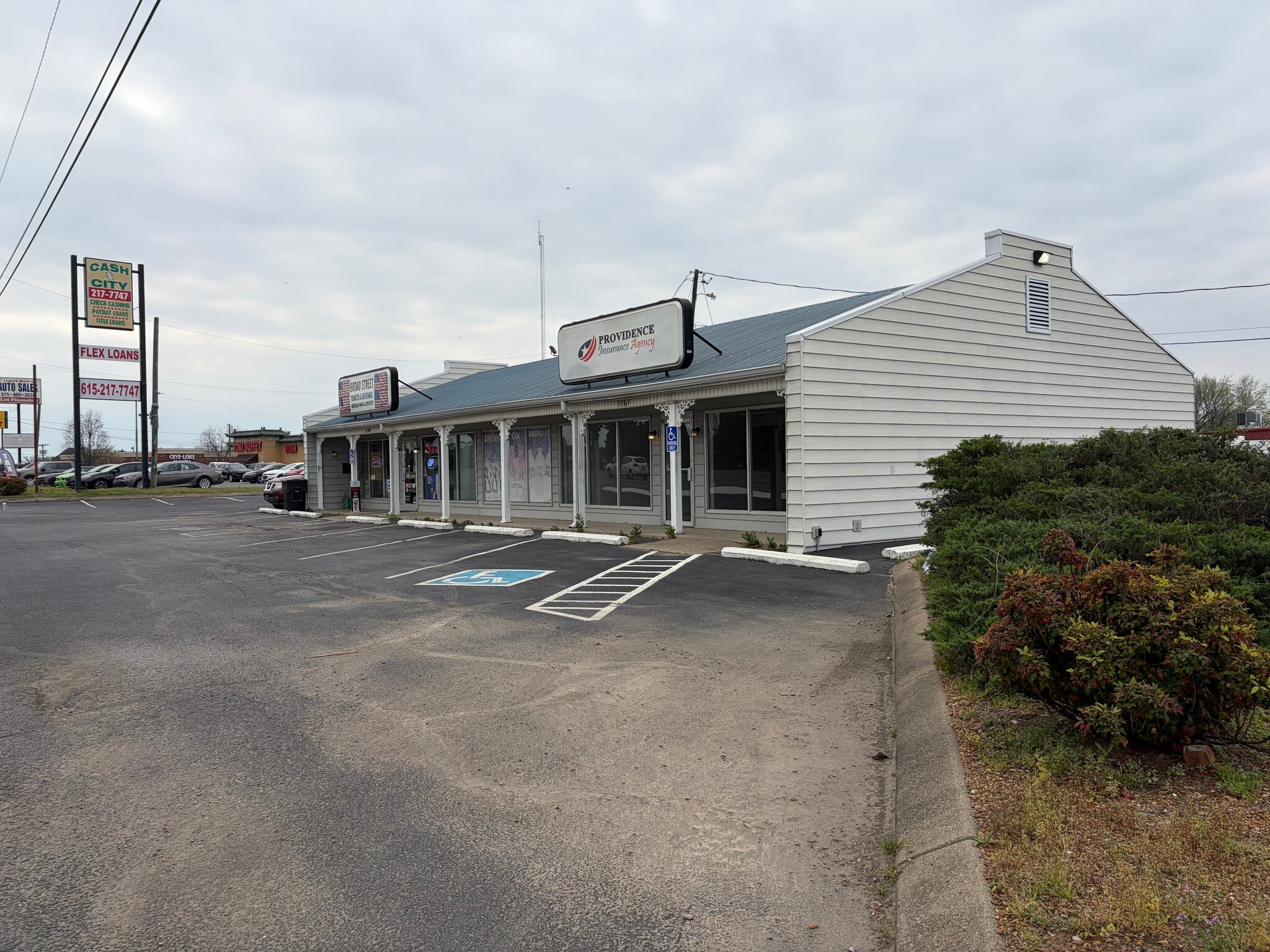 1161 NW Broad St, Murfreesboro, TN à louer Photo intérieure– Image 1 sur 16