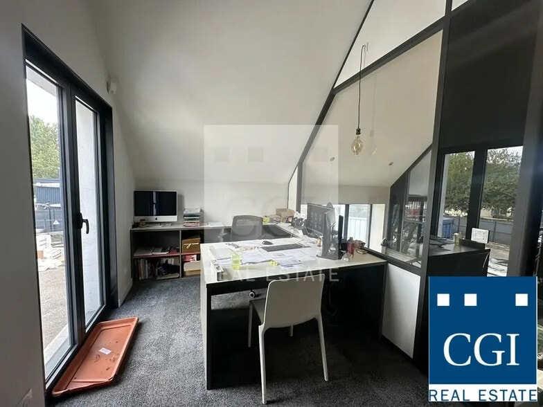 Bureau dans Seyssinet-Pariset à louer - Photo de l’immeuble – Image 2 sur 11