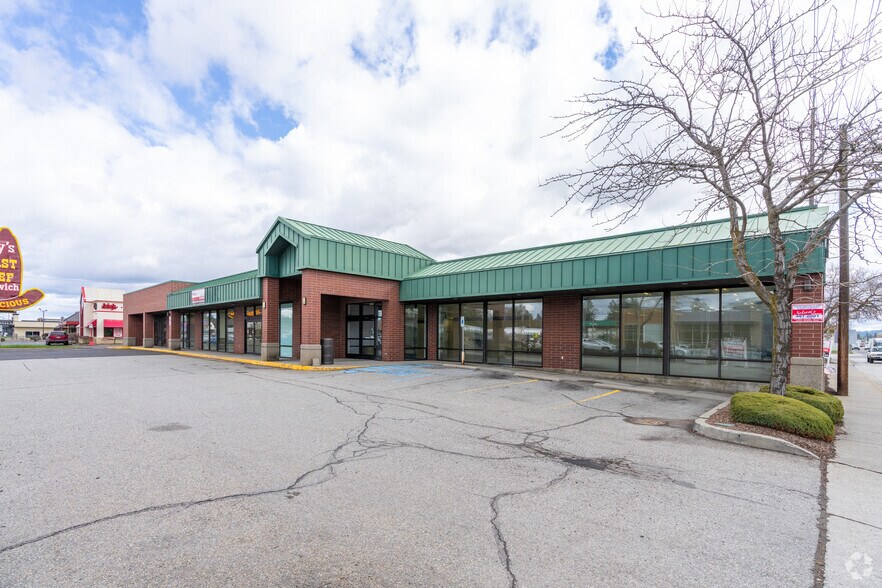 6302 N Division St, Spokane, WA à louer - Photo principale – Image 1 sur 5