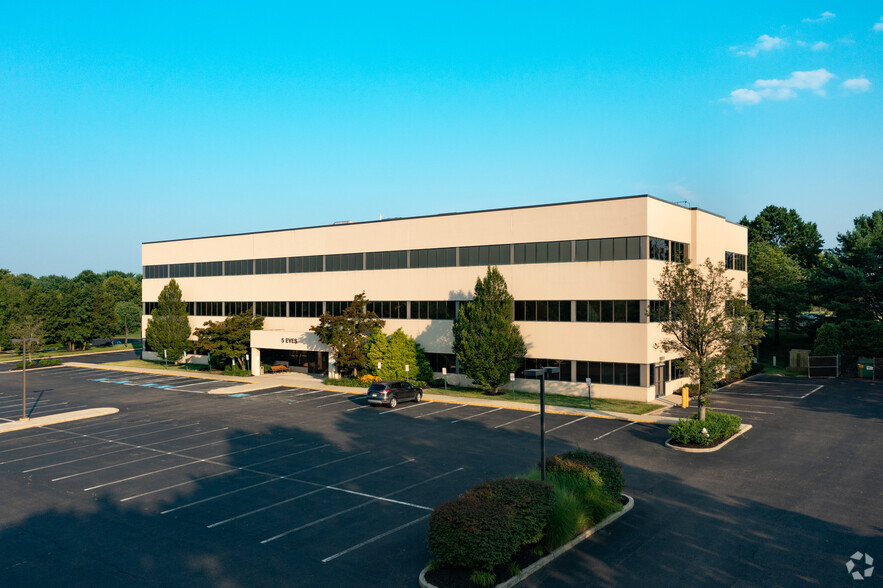 2 Eves Dr, Marlton, NJ à louer - Photo de l’immeuble – Image 1 sur 16