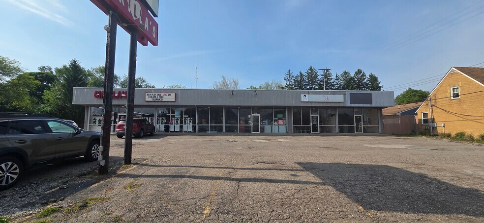3201-3205 W Saginaw Hwy, Lansing, MI à louer - Photo de l’immeuble – Image 2 sur 4