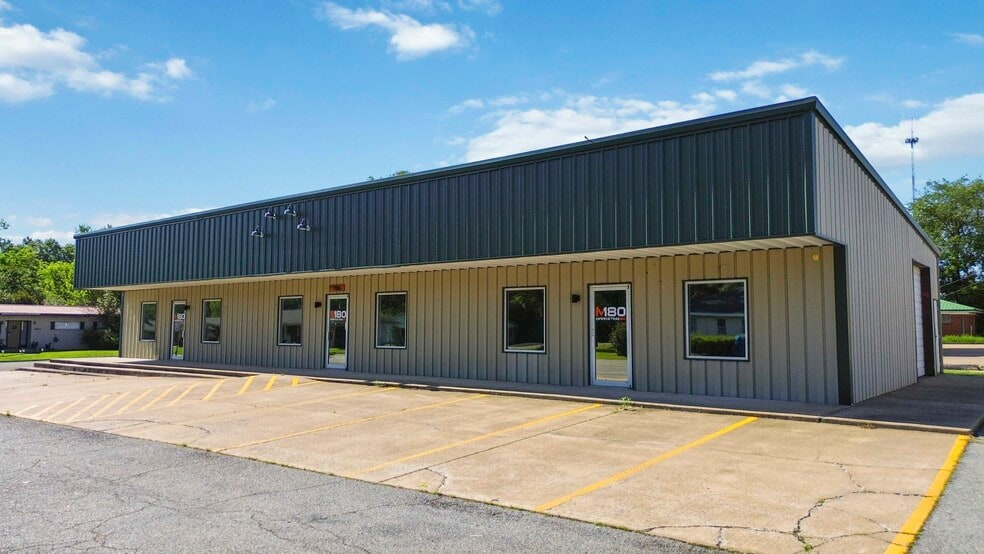 196 E Kenwood St, Siloam Springs, AR à louer - Photo de l’immeuble – Image 3 sur 25