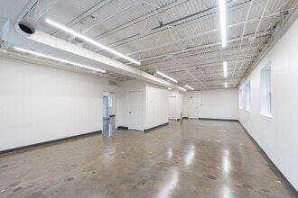 5015 Dodge St, Omaha, NE à louer Photo intérieure– Image 1 sur 12