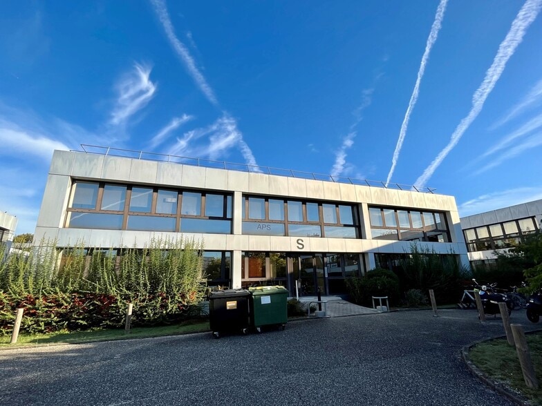 29 Rue Robert Caumont, Bordeaux à louer - Photo de l’immeuble – Image 1 sur 7