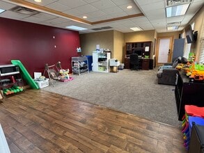 7478 S Campus View Dr, West Jordan, UT à louer Photo de l’immeuble– Image 2 sur 4