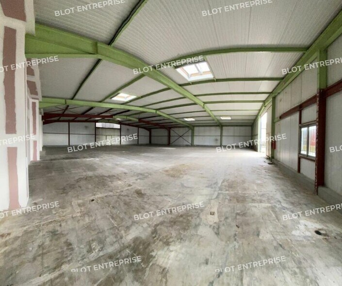 Local d'activités dans Saint-Grégoire à vendre - Photo de l’immeuble – Image 2 sur 4