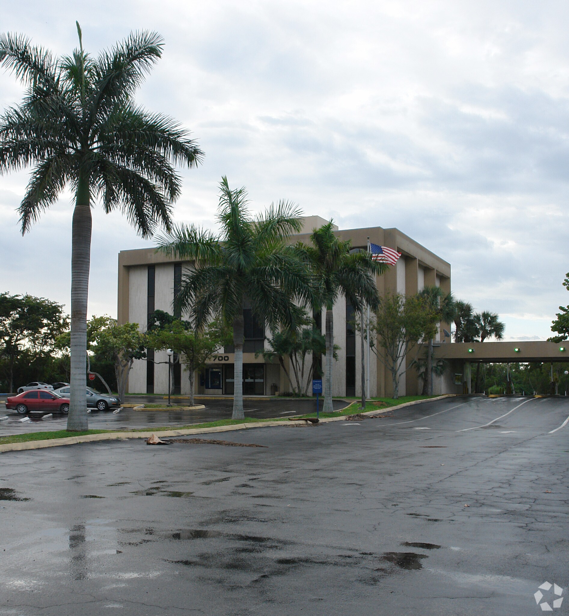 700 E Dania Bch Blvd, Dania, FL à louer Photo principale– Image 1 sur 5