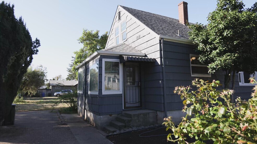 2494 Roosevelt Blvd, Eugene, OR à vendre - Vidéo sur l’annonce professionnelle – Image 2 sur 12