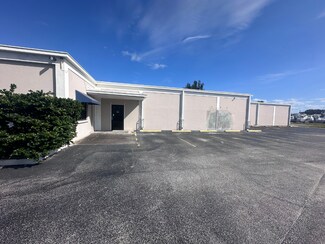 Plus de détails pour 3601 SE Dixie Hwy, Stuart, FL - Local d'activités à louer
