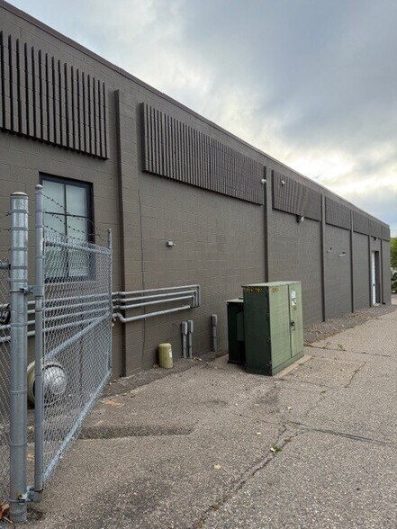 3314-3320 Terminal Dr, Eagan, MN à louer - Photo de l’immeuble – Image 2 sur 5