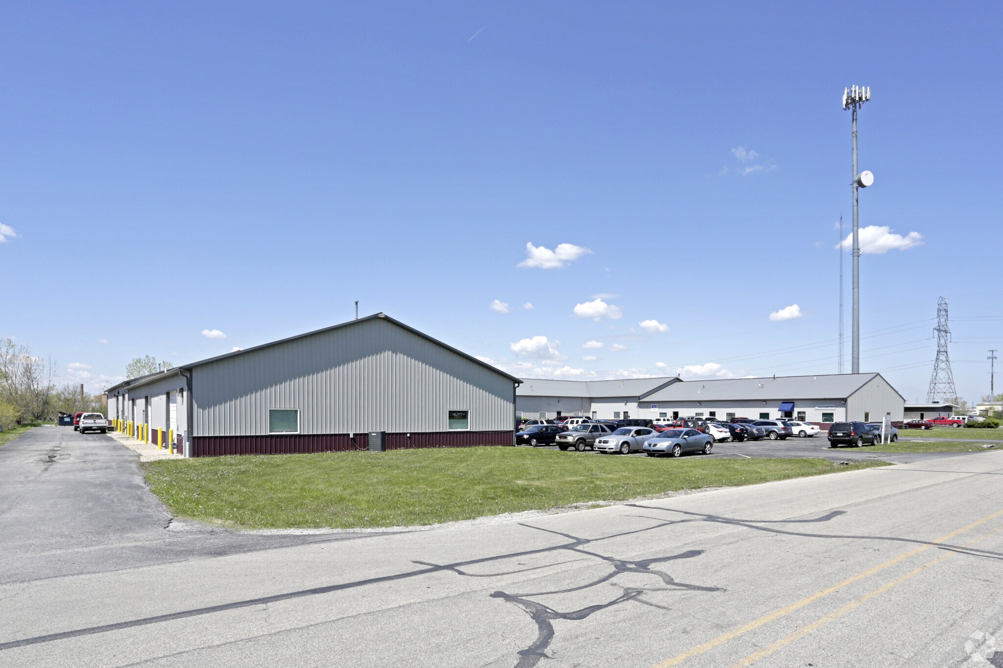 8762 Louisiana St, Merrillville, IN à louer Photo de l’immeuble– Image 1 sur 5