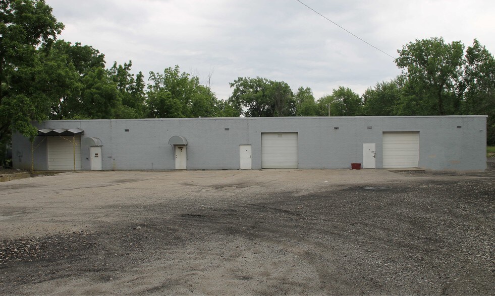 1945 Jackson Rd, Columbus, OH à vendre - Photo de l’immeuble – Image 3 sur 5