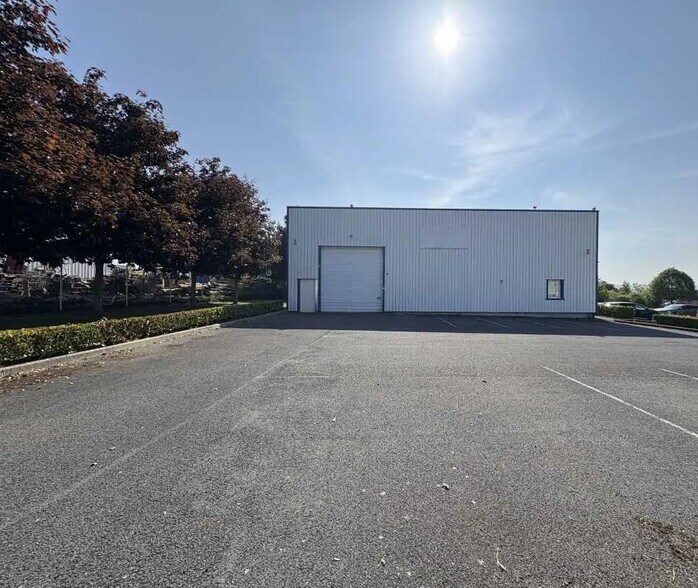 Bureau dans Fitz-James à louer - Photo de l’immeuble – Image 3 sur 7