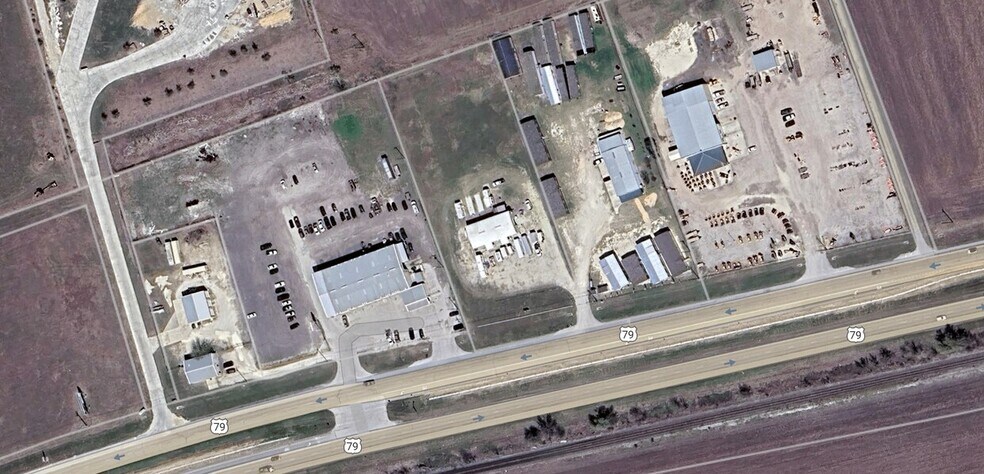 3601 E 4th St, Taylor, TX à louer - Photo de l’immeuble – Image 2 sur 15