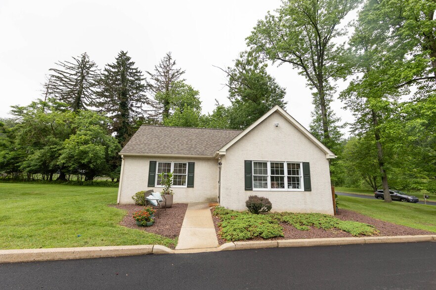 900 Lenmar Dr, Blue Bell, PA à louer - Photo de l’immeuble – Image 1 sur 5