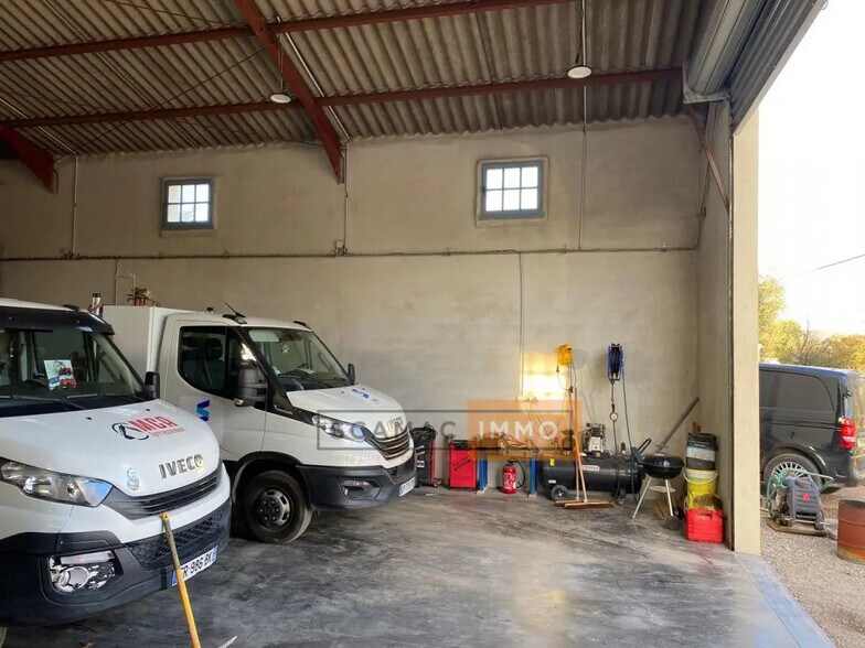 Industriel/Logistique dans Le Luc à vendre - Photo de l’immeuble – Image 3 sur 7