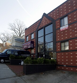 Plus de détails pour 4514-45-16 251st St, Little Neck, NY - Différents types d’espaces à louer
