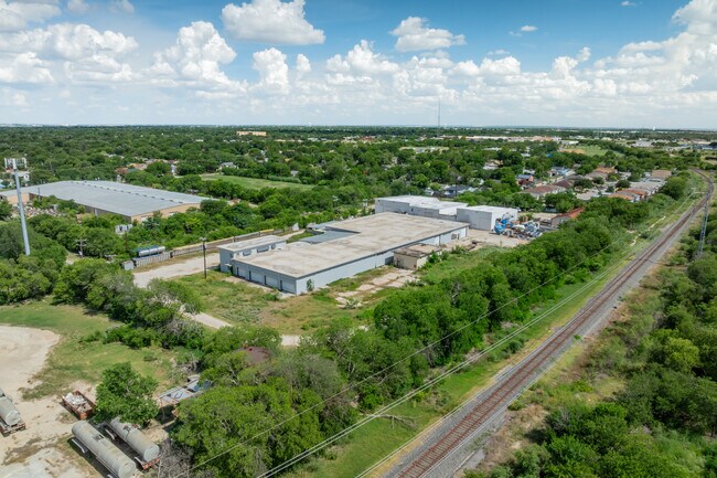 Plus de détails pour 625 Humble Ave, San Antonio, TX - Industriel/Logistique à louer