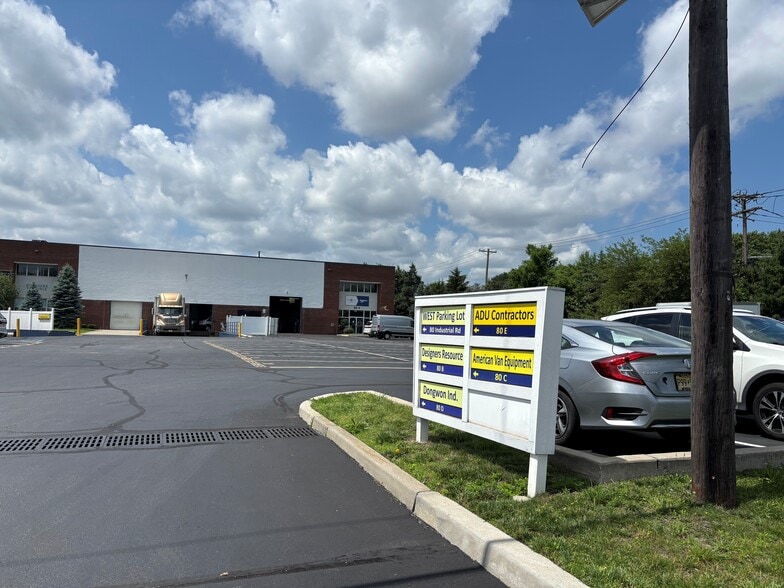 80 Industrial Rd, Lodi, NJ à louer - Photo de l’immeuble – Image 2 sur 8