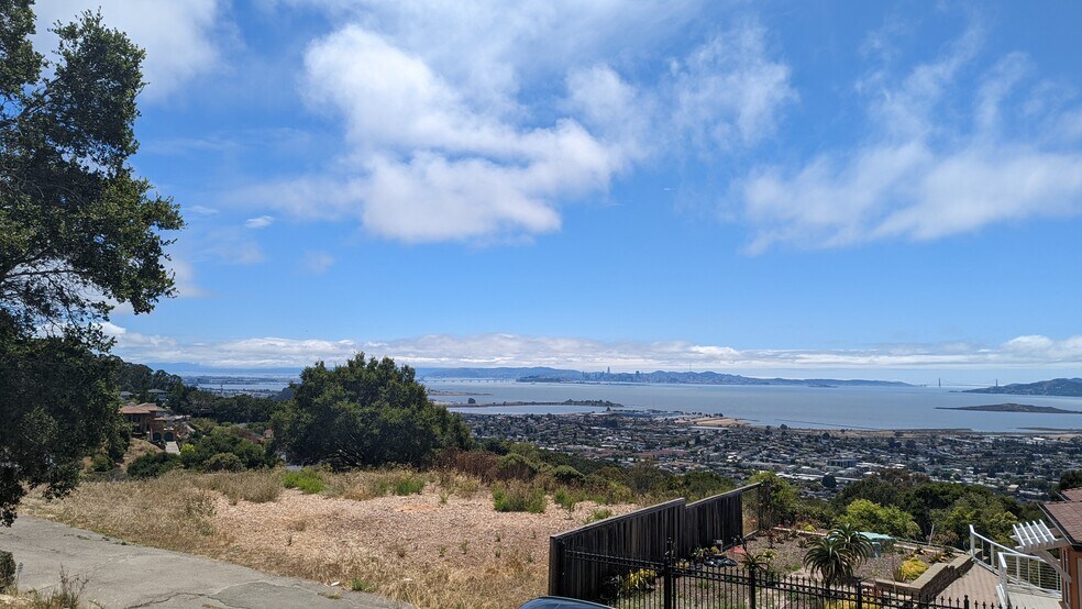 1564 Madera Circle, El Cerrito, CA à vendre - Photo de l’immeuble – Image 2 sur 14