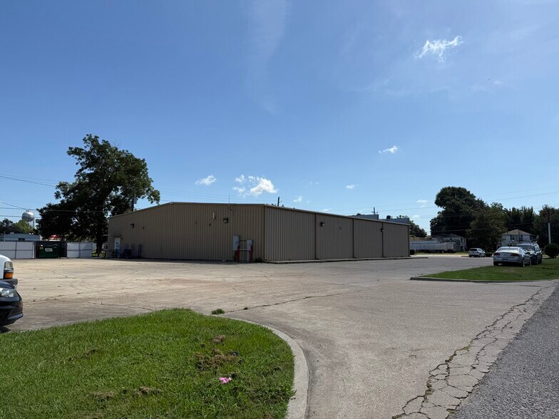 504 N EE Wallace Blvd, Ferriday, LA à vendre - Photo de l’immeuble – Image 3 sur 5