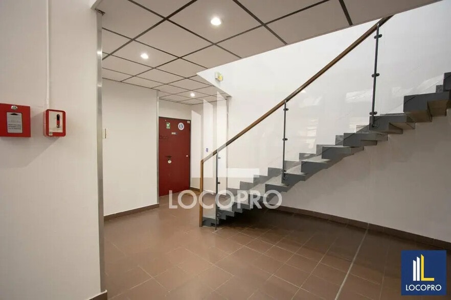 Bureau dans Aix-en-Provence à louer - Photo de l’immeuble – Image 3 sur 6