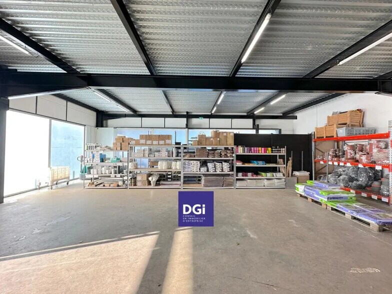 Local d'activités dans Caissargues à vendre - Photo intérieure – Image 3 sur 5