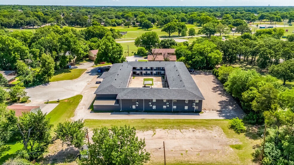 1500 E Beverly Dr, Corsicana, TX à vendre - Photo de l’immeuble – Image 2 sur 11