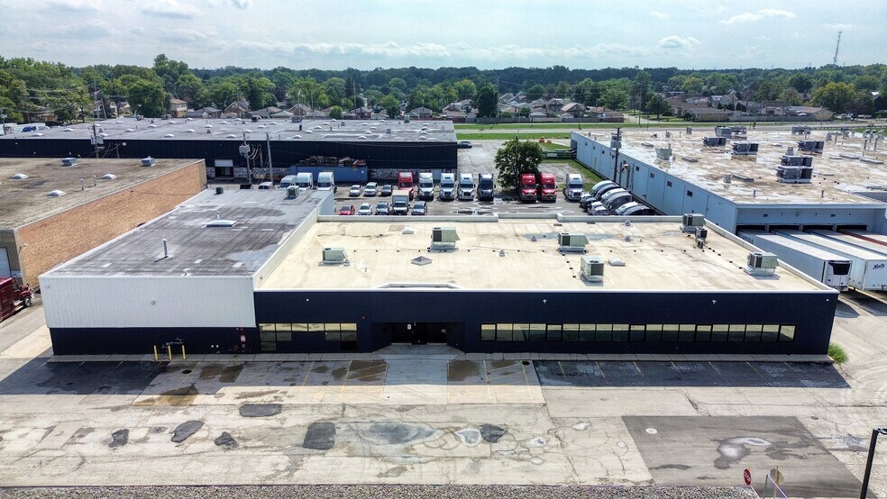 2100 W 21st St, Broadview, IL à louer - Photo de l’immeuble – Image 2 sur 45