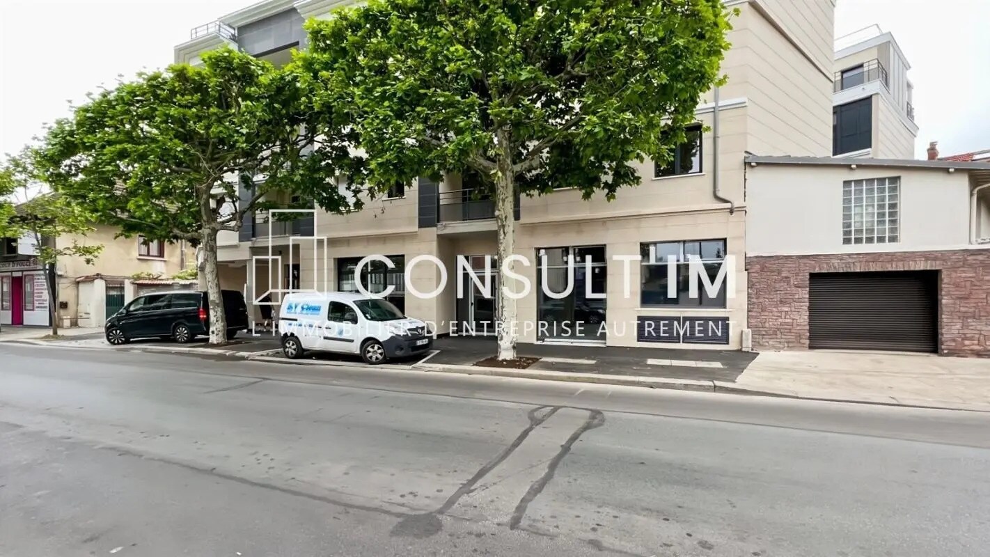 Local commercial dans Saint-Maur-des-Fossés à louer Photo de l’immeuble– Image 1 sur 6