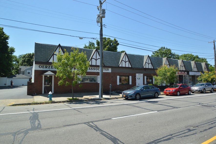 248-36 Jericho Tpke, Bellerose Village, NY à vendre - Photo de l’immeuble – Image 2 sur 6