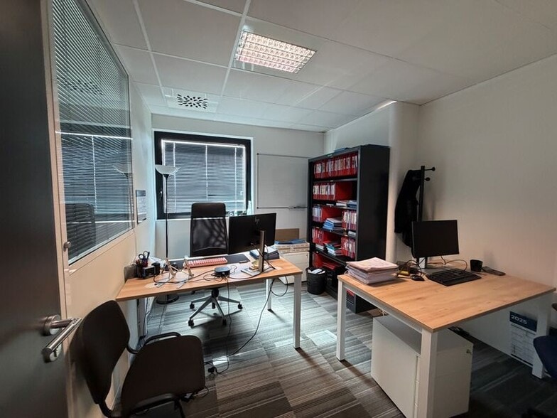 Bureau dans Artigues-près-Bordeaux à louer - Photo intérieure – Image 2 sur 9
