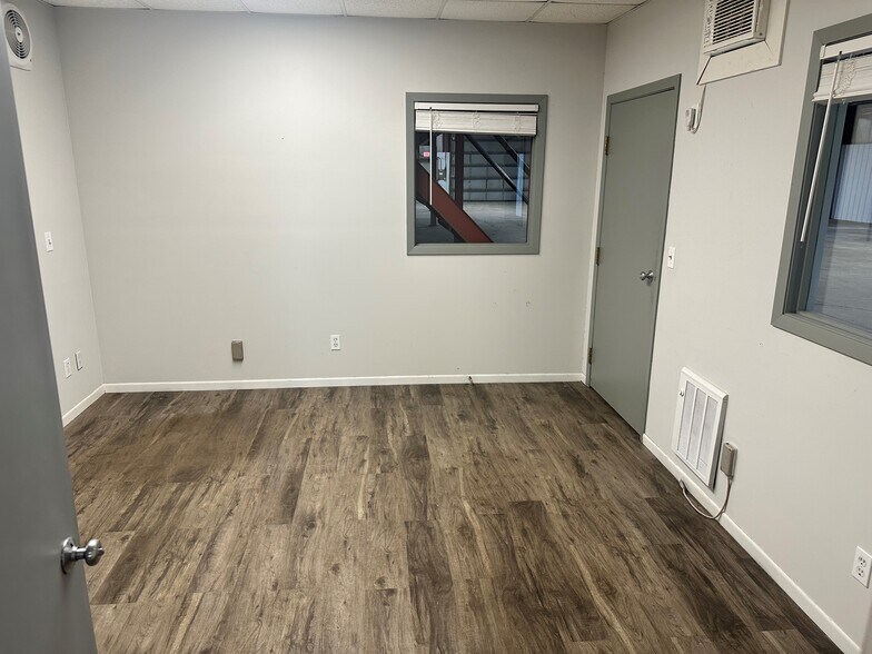 1210-2012 Lowater Rd, Chippewa Falls, WI à louer - Photo de l’immeuble – Image 3 sur 11