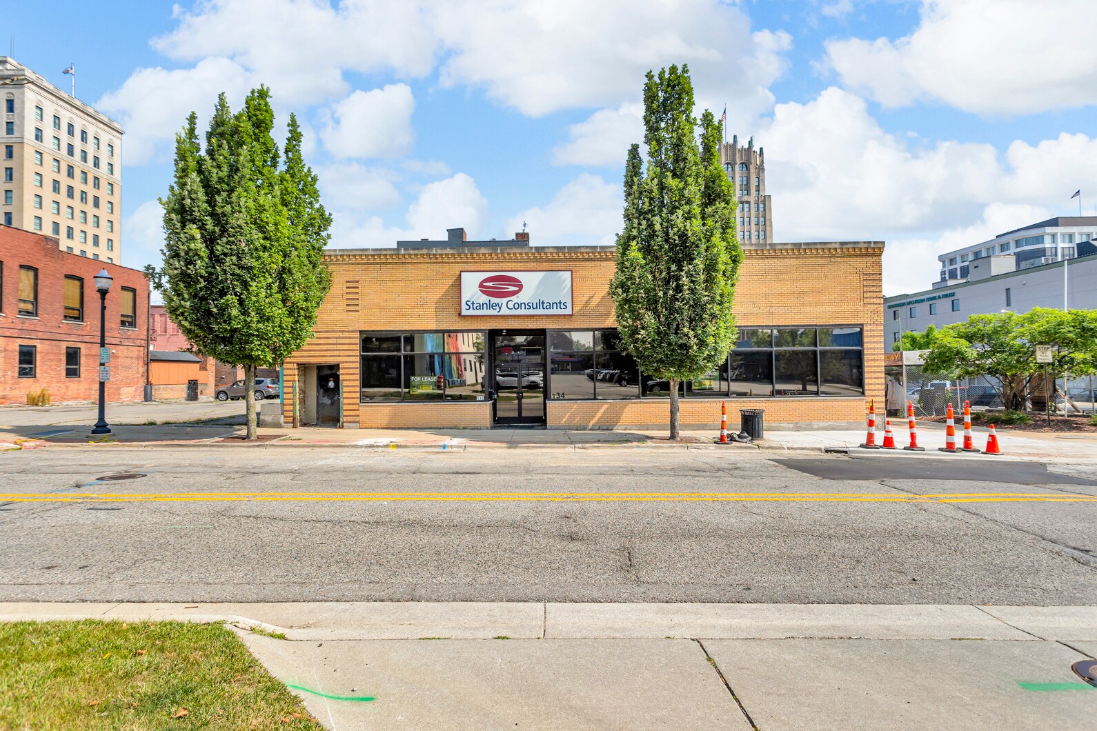 132-134 W Cortland Ave, Jackson, MI à louer Photo de l’immeuble– Image 1 sur 11