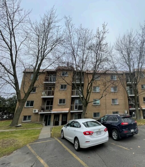 2855 Quevillons / 1709-1713 du Tremblay portefeuille de 4 biens à vendre sur LoopNet.fr - Photo de l’immeuble – Image 2 sur 3