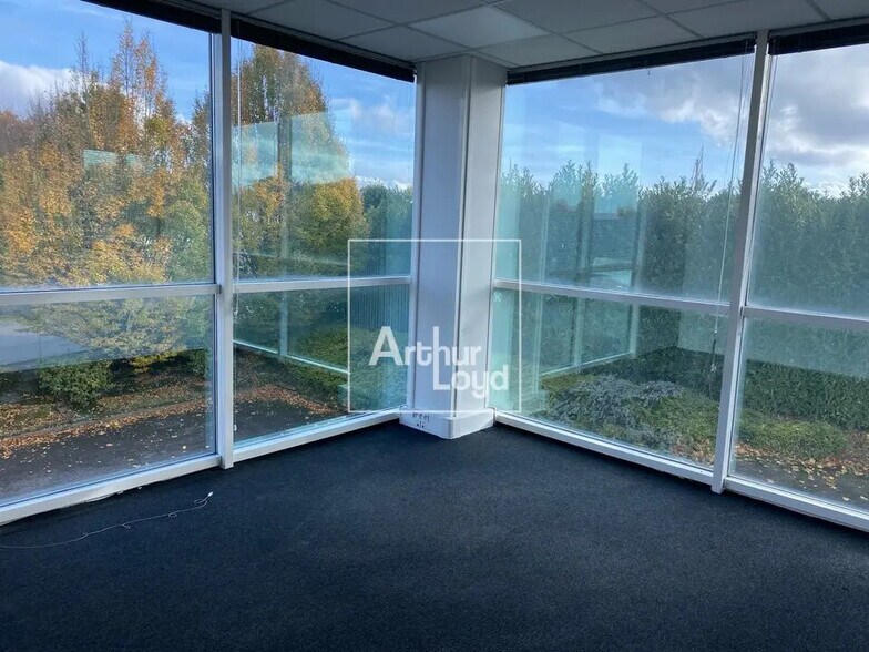 Local d’activités dans Chilly-Mazarin à louer - Photo intérieure – Image 2 sur 6