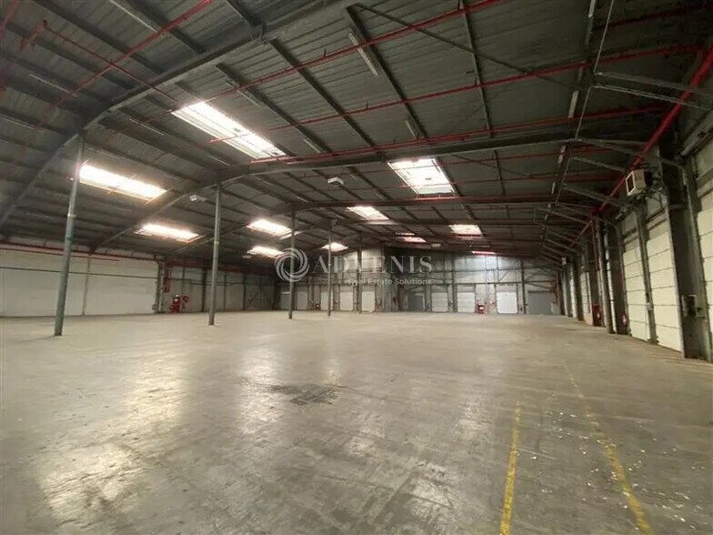 Local d’activités dans Bonneuil-sur-Marne à louer - Photo de l’immeuble – Image 2 sur 8