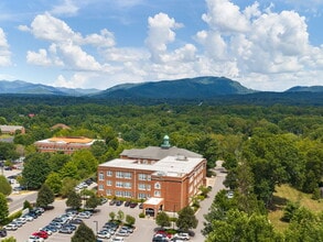 4 Vanderbilt Park Dr, Asheville, NC - Vue aérienne vue de carte - Image1