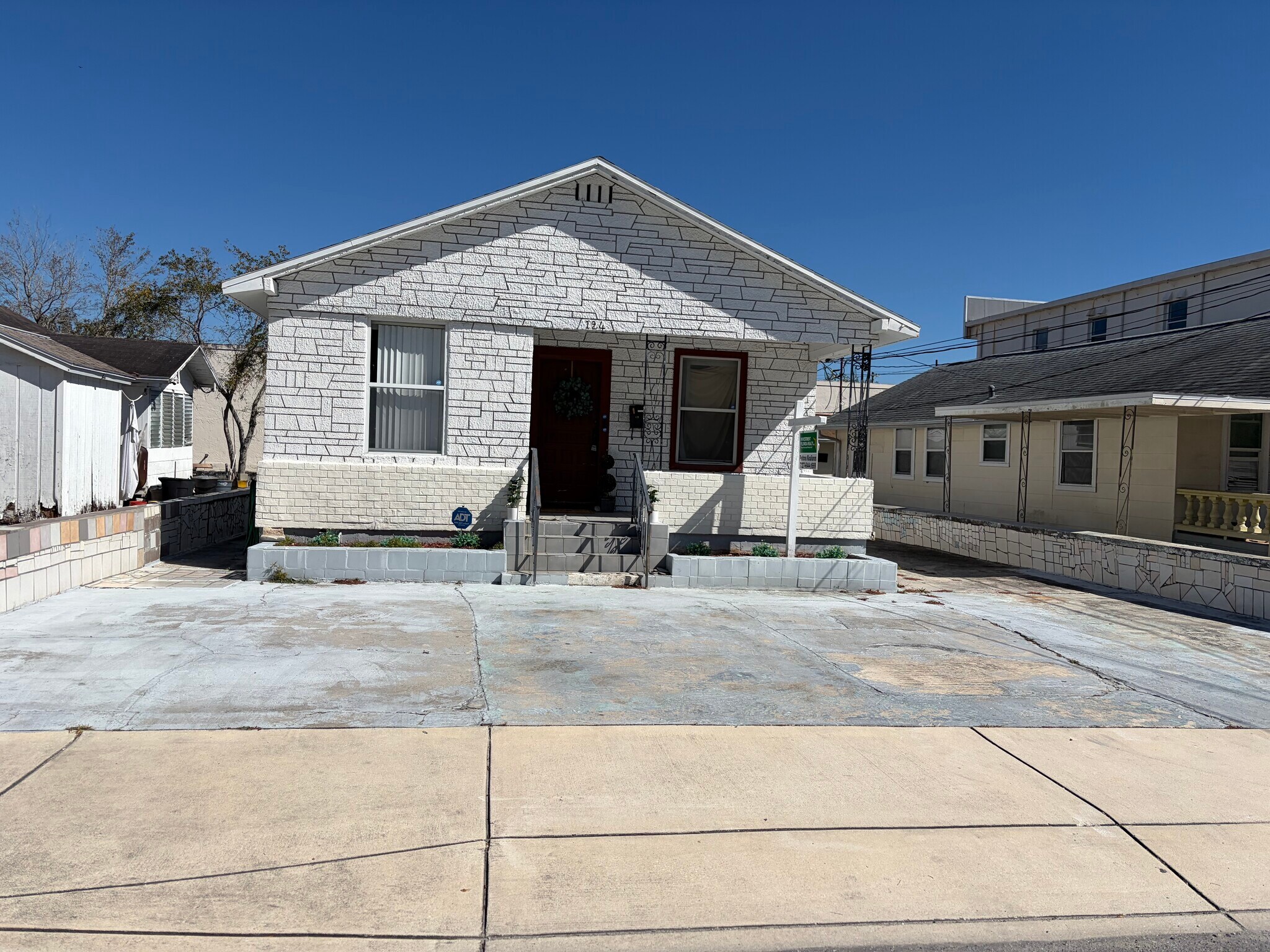 124 Athens St, Tarpon Springs, FL à vendre Photo principale– Image 1 sur 2