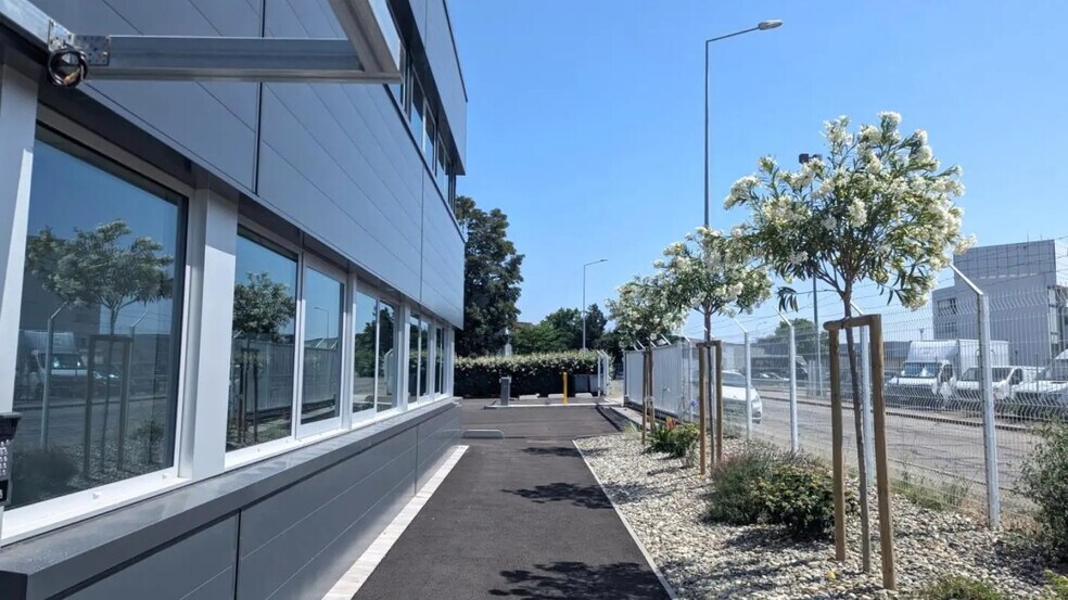 Industriel/Logistique dans Blagnac à louer - Photo de l’immeuble – Image 3 sur 23