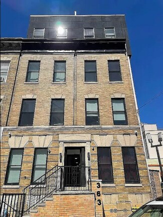 Plus de détails pour 363 Neptune Ave, Brooklyn, NY - Logement à vendre
