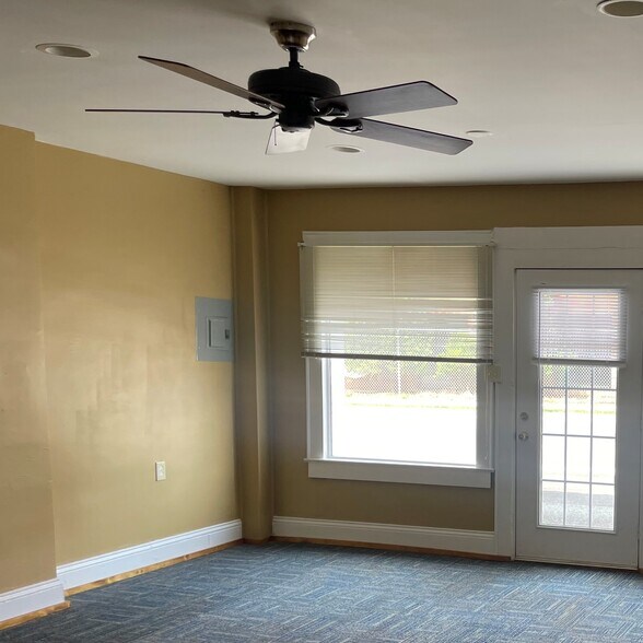 117-123 Brawley Ave, Mooresville, NC à vendre - Photo intérieure – Image 3 sur 8