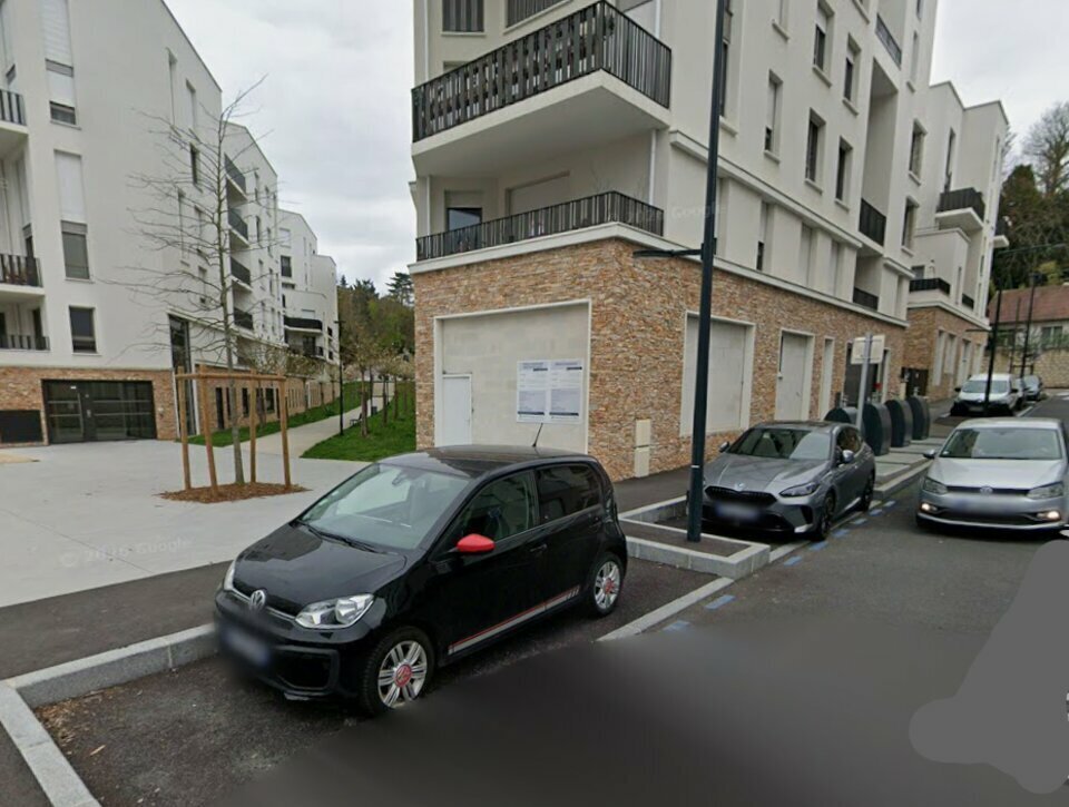 Local commercial dans Poissy à vendre Photo de l’immeuble– Image 1 sur 2