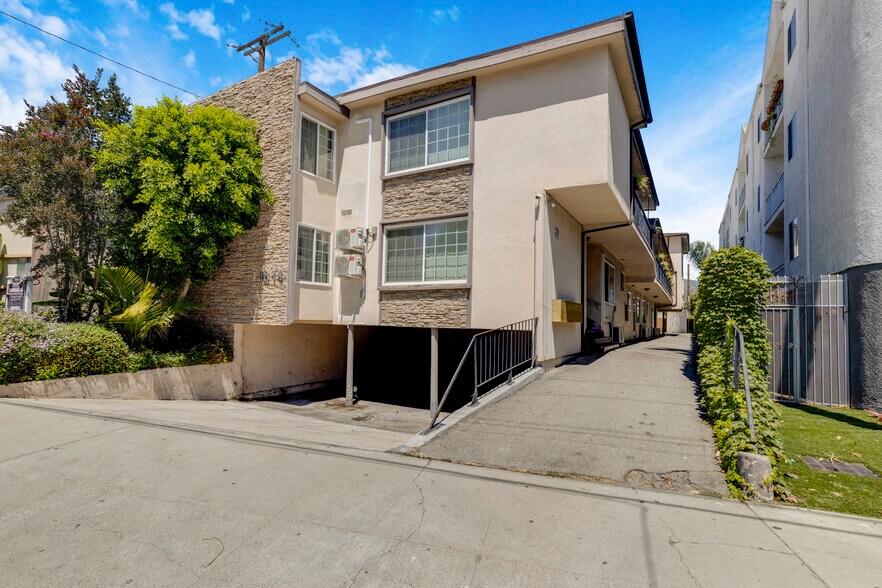 1814 Grismer Ave, Burbank, CA à vendre - Photo de l’immeuble – Image 2 sur 17