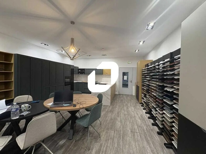 Bureau dans Artigues-près-Bordeaux à louer - Photo de l’immeuble – Image 3 sur 13