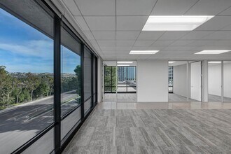 620 Newport Center Dr, Newport Beach, CA à louer Photo intérieure– Image 2 sur 11